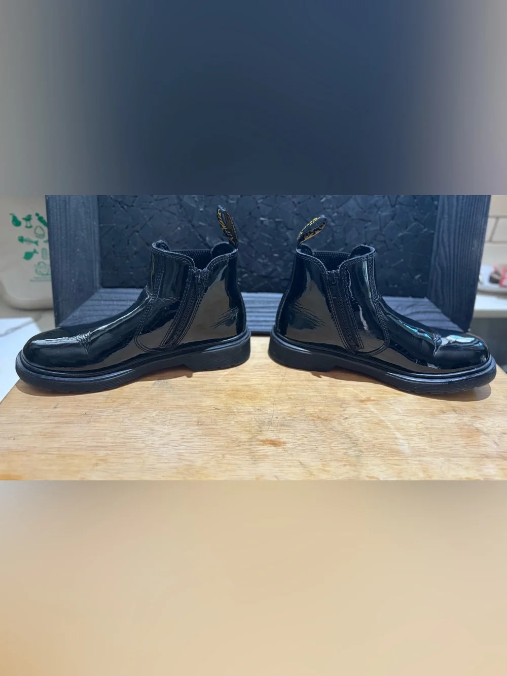 Dr. Martens Junior 2976 Patent Chelsea Boots glossy black patent leather size 4